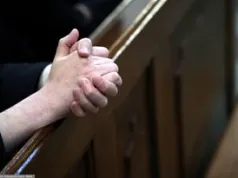 Ksiądz "wściekł się" na spotkaniu do bierzmowania. Rodzice komentują