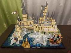Recenzja LEGO Zamek Hogwart i błonia. Czy mniejszy zamek daje radę?