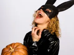 Halloweenowy efekt za niecałe 13 zł. Sinsay ma efektowny dodatek, w Pepco również straszne akcesoria