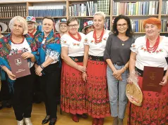 Noc z książką, sztuką i humorem