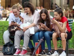 Rząd opublikował projekt ustawy o social mediach dla nastolatków
