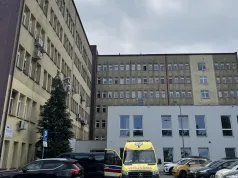 Ile zarabiają lekarze w szpitalach w Polsce? Placówka w Jaworznie nie ujawniła danych