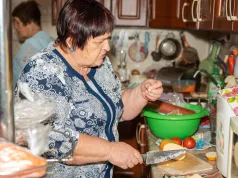 Karmią piersią, przy stole nie mają spokoju. "Patrzyły na mnie, jakbym popełniała zbrodnię"