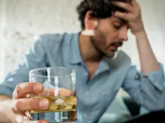 Jak poznać, że masz problemy z alkoholem? Pięć znaków ostrzegawczych