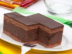 Na imprezę piekę ciasto jak dla pirata. Kapka rumu ożywia smak deseru