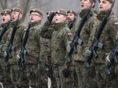 Czerwony pasek na karcie z wojska. Na stawienie się może być tylko 6 godzin