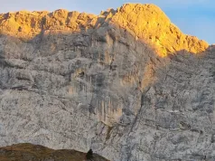Fabian Buhl powtarza „Antihydral” 8b w Rätikonie, drogę Haralda Bergera