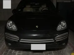 Stop Cham: Porsche stoi w garażu na Pradze-Południe. Żądamy wystawienia listu gończego za sprawcą