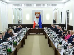 Rząd szykuje się do zmian. Na stole staże, cudzoziemcy i pieniądze dla młodych