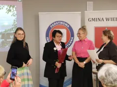 Spotkanie o tematyce onkologicznej oraz badania w dermobusie – wieluński sanepid oraz stowarzyszenie „Po prostu żyj” zrealizowały kolejne prozdrowotne działanie!