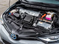 Czy to koniec słynnej japońskiej hybrydy z silnikiem 1.8? Toyota pokazała nową generację