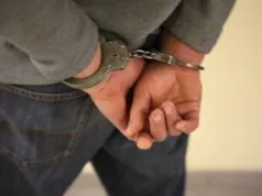 Uciekał przed policjantami. Miał przy sobie 30 woreczków mefedronu