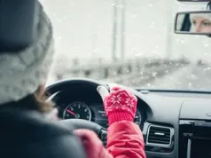 Jedziesz na wymianę opon? Te rzeczy warto sprawdzić przed zimą
