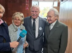 Odporni na dezinformację i oszustwa. Senior mówi: sprawdzam