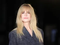 Nicole Kidman nosi dżinsy, które rozwiązują problem każdej wysokiej kobiety. Ten krój ma idealne proporcje