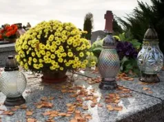 Miejsce na cmentarzu w "cenie samochodu". Rząd szykuje rewolucję