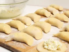 Ciasto na pierogi bez oleju. Dzięki temu dodatkowi są miękkie i nie pękają