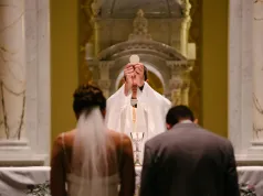 Badanie: dla połowy młodych małżeństwo nie jest konieczne do szczęścia