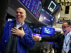 Wall Street zakończyła sesję wzrostami po decyzji Fed o utrzymaniu stóp procentowych