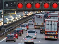 Niemcy: Trzy polskie ciężarówki utknęły na autostradzie A2. W nocy wydarzyło się coś wielce zaskakującego