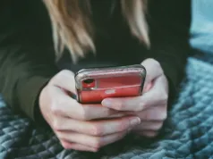 Między presją lajków a lękiem przed hejtem. Jak wspierać młodzież w dbaniu o prywatność w sieci?