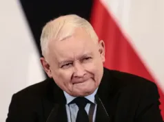 Kaczyński zaczął kombinować z wyjściem z UE. Riposta Sikorskiego pozbawia złudzeń