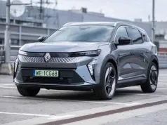 Przejechał prawie 10.000 km Renault Scenikiem E-Tech i jest zachwycony. Najlepszy rodzinny elektryk?