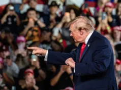 Trump sprzedaje swoje wpisy, nim zobaczy je świat. Trzej gracze wykupili intratny dostęp