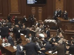 W ruch poszły pięści i krzeszła. Dantejskie sceny w parlamencie Armenii