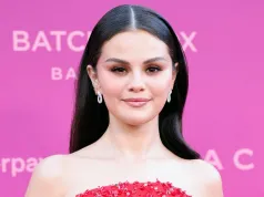 „Jeśli wapujesz albo masz taki zamiar, nie rób tego, to głupie. Zmieniło mi głos” – przestrzega Selena Gomez