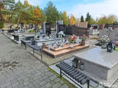 Cmentarz parafii pw. Najświętszej Maryi Panny Królowej Polski w Olszewie-Borkach (zdjęcia)