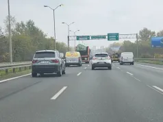 141 km/h przez środek Chorzowa. Pirat drogowy zrobił sobie tor wyścigowy z ulicy Katowickiej. A my sprawdziliśmy, jak jeżdżą kierowcy w Katowicach. Wynik eksperymentu? Zdumiewający.