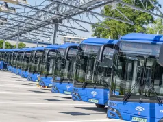 Trzy firmy chcą sprzedać Krakowowi 20 elektrycznych przegubowców. Najtańsza oferta to 62,8 mln zł