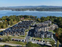 Wybudowali apartamentowce nad "beskidzkim morzem". Miało być alpejsko