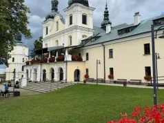 Około 50 km od Bieszczadów jest polska Jerozolima. Pielgrzymi i turyści przybywają tu od stuleci