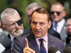 Spór o ludzi Brauna na RBN. Sikorski odpowiedział Nawrockiemu