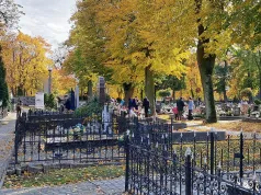 Wszystkich Świętych w powiecie krapkowickim. Nie każdy może przyjechać na grób bliskich