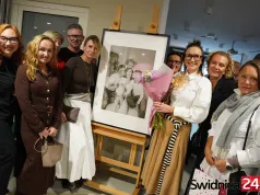 „Twarze wsparcia”. Niezwykłe zdjęcia Kaliny Żaczek