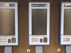 PKP SA: Uniwersalne biletomaty już stoją. Kiedy zaczną działać?