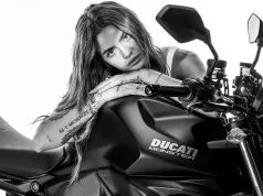 Ducati Monster Dark wkracza na salony. Ciemna strona legendy