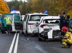 Wypadek na DK27. Cztery auta rozbite. Droga całkowicie zablokowana (ZDJĘCIA)