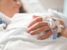 "Szew dla męża" miał poprawiać życie intymne po porodzie. Dla kobiet oznaczał dodatkowy ból