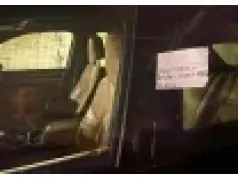 Kierowca Porsche ucieka. Ludzie wskazali auto, tu urywa się trop