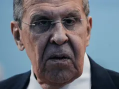 Ławrow 20 godzin omijał nieprzyjazne kraje, a i tak nie dostanie zdjęcia z Sikorskim