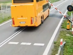 Lubaczów: Kierowca autobusu naraził życie swoich pasażerów i podróżnych pociągów