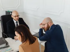 Notariusz dolicza ci 23 proc. do rachunku. Resort finansów: tak nie powinno być