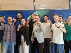 Prąd z okien i elewacji? Polscy naukowcy tworzą fotowoltaikę z obierków warzyw i owoców