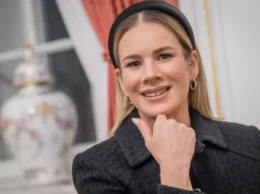 Marta Nawrocka podczas spotkania ukrywała temblak. Wiadomo, co się stało