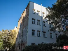 Przez spór mieszkańcy zostaną na zimę w rozgrzebanych budynkach komunalnych? Dotacja unijna została wstrzymana