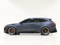 Toyota Crown Signia GT-S idzie drogą japońskich tunerów. SUV staje się kombi